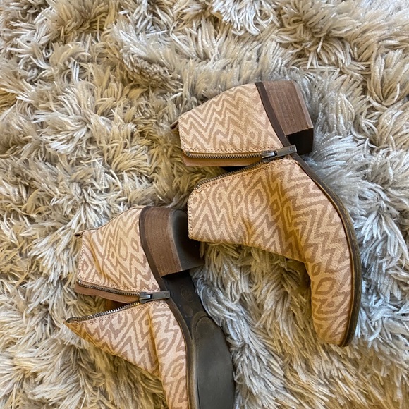 Tan booties - Picture 4 of 4